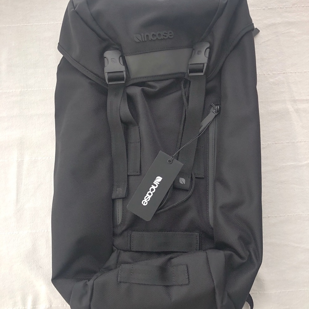 InCase Courier Collection Messenger Backpack